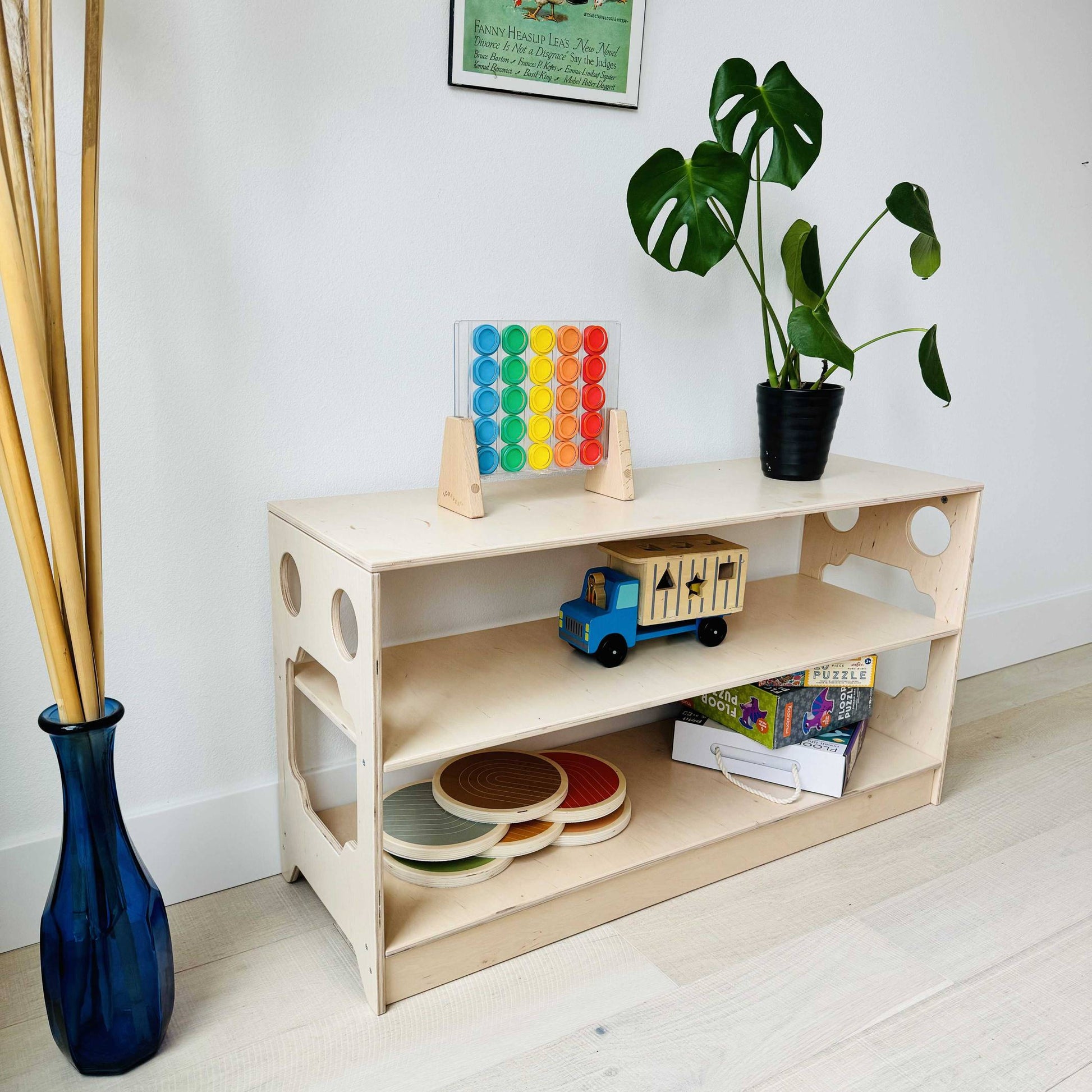 Montessori shelf classic